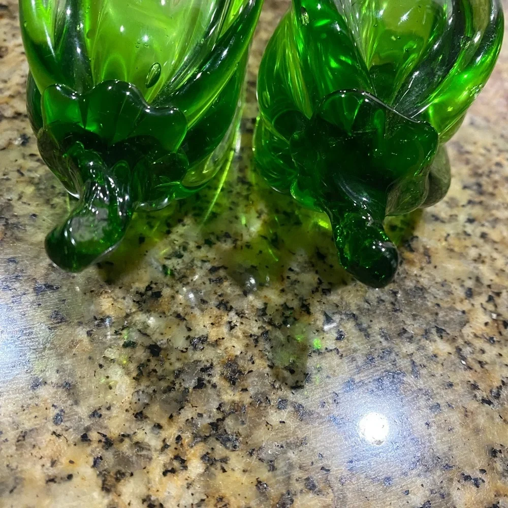 Vintage Pair of Mid Century Modern Hand Blown Green Art Glass 6” Pepper Decor